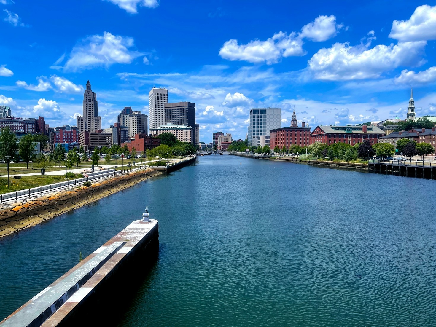 Why Ocean Drive is Newport’s Must-See Attraction